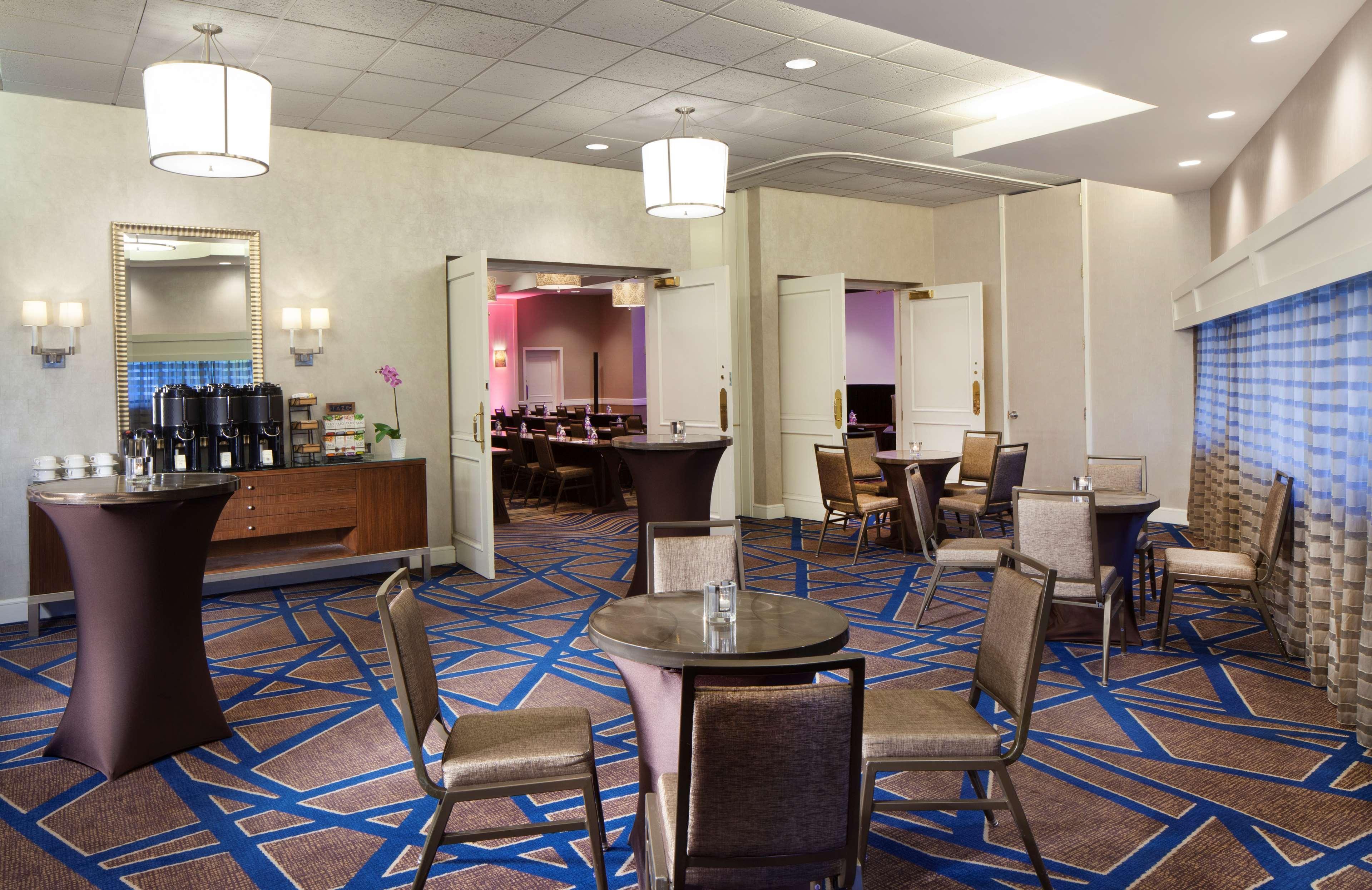 Hilton Boston Back Bay Hotel Екстериор снимка
